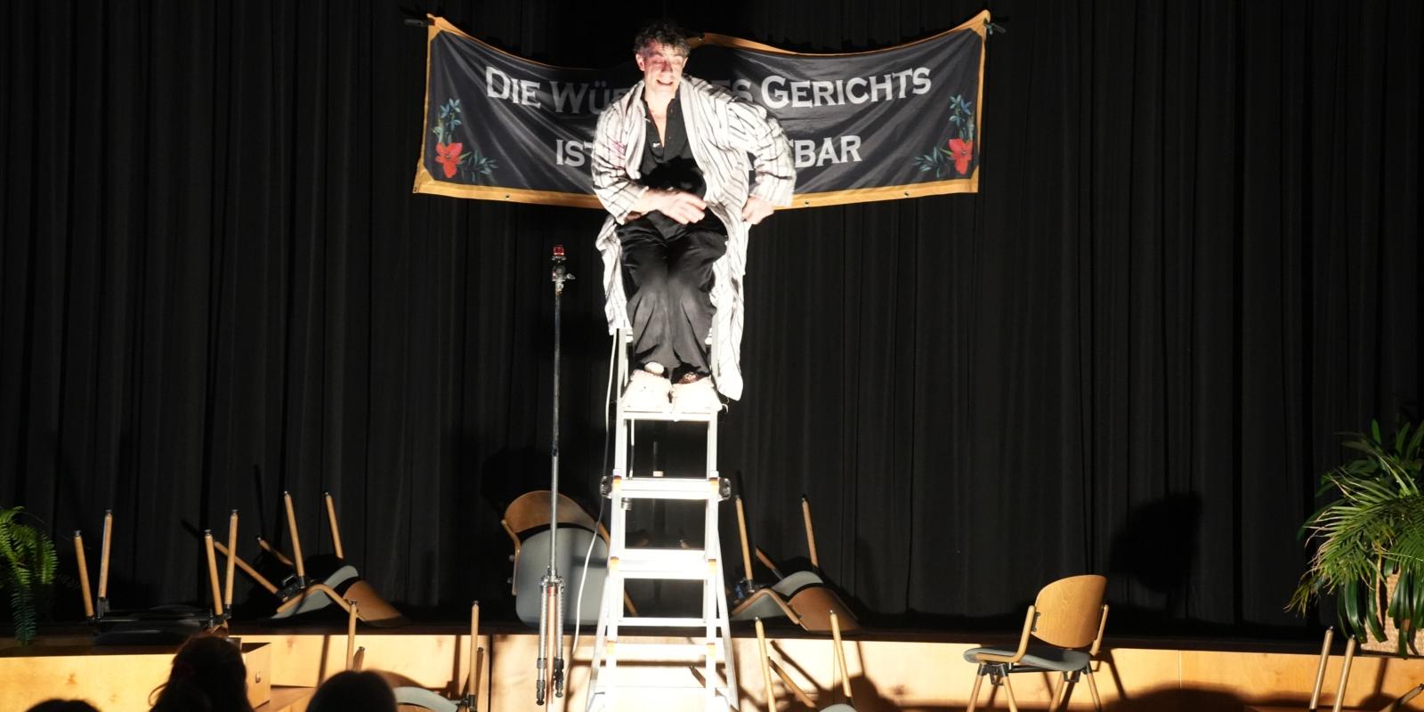 Das Überall-Theater in unserer Aula