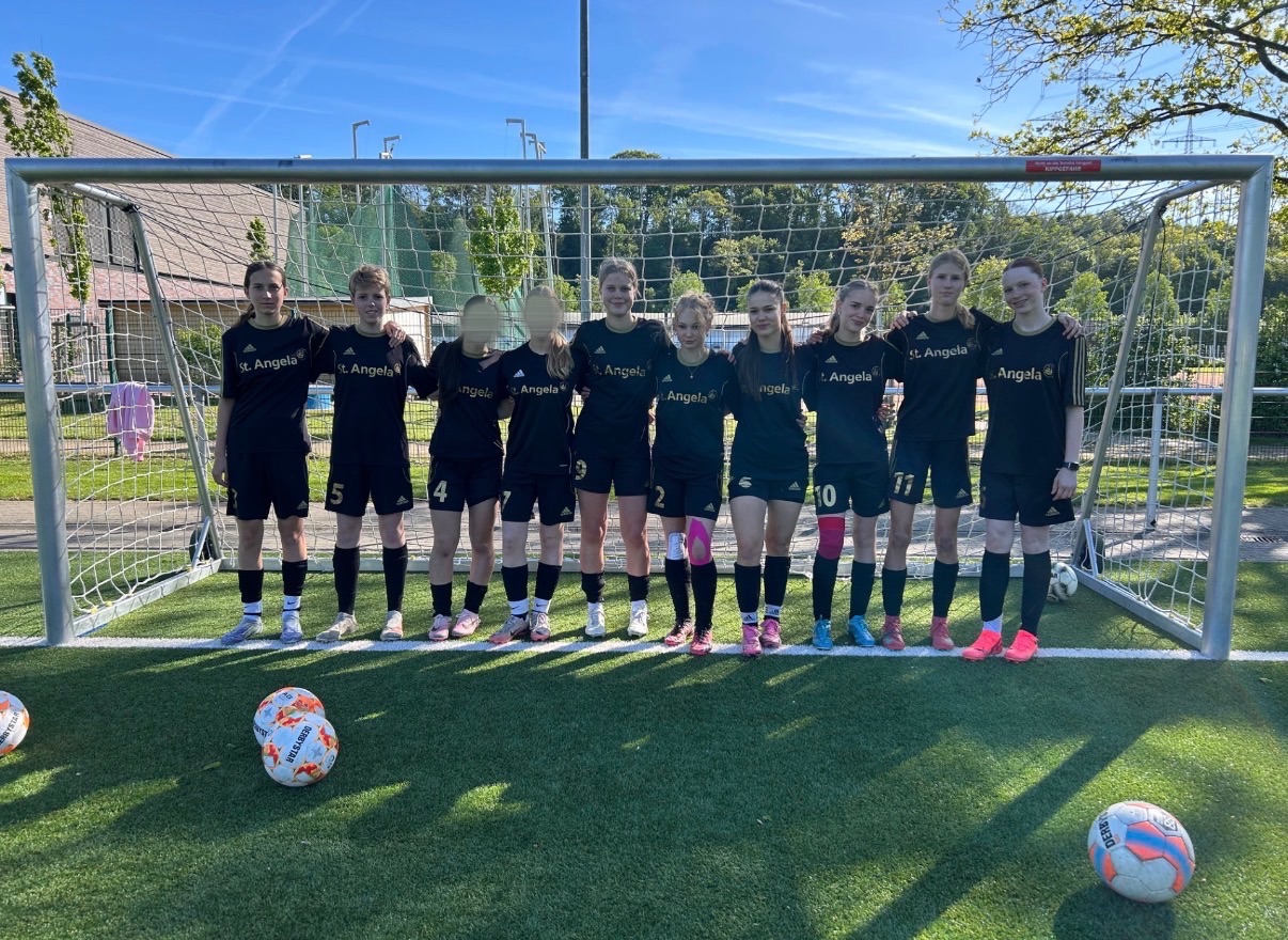 Unser Team: Marie (TW), Meret, Lorin, Malin, Leni, Anna, Lena Ida, Paulina und Antonia